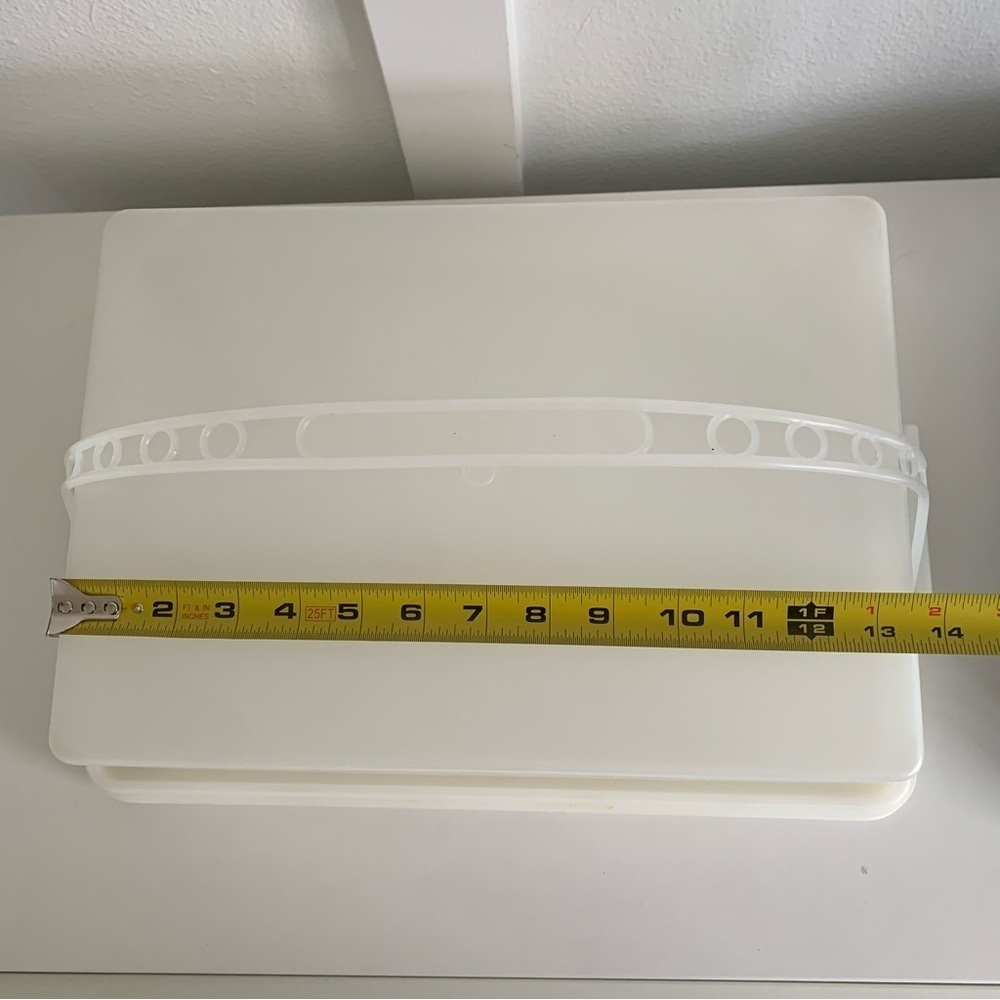 VTG TUPPERWARE Large Cake Carrier 15x11” Sheet Cupcake Handle Storage Rectangle - Picture 11 of 13